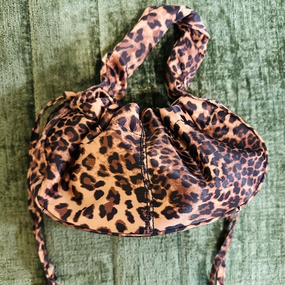Topshop Giulia Animal Print Handbag - Picture 3 of 6